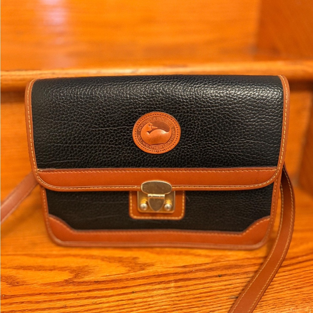 Vintage Dooney and Bourke Crossbody Purse